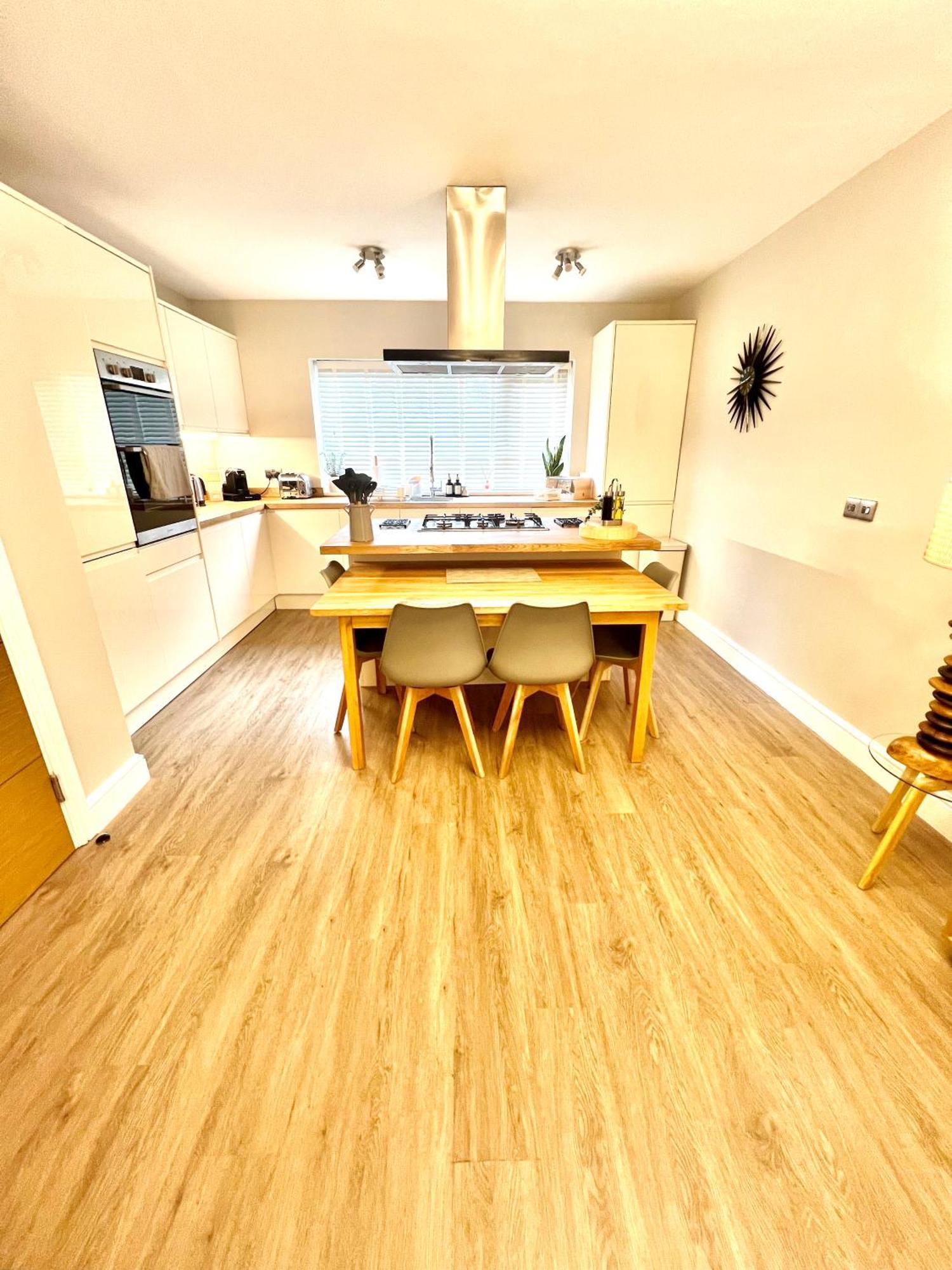 The Duplex Margate With Deck & Living Space Air Conditioning Экстерьер фото