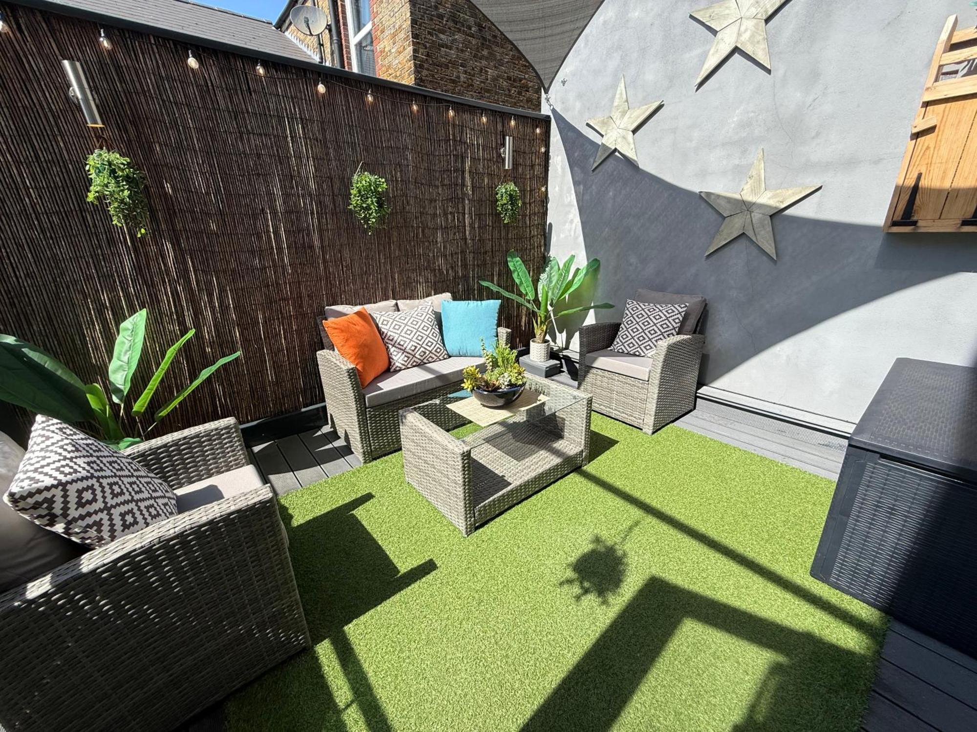 The Duplex Margate With Deck & Living Space Air Conditioning Экстерьер фото